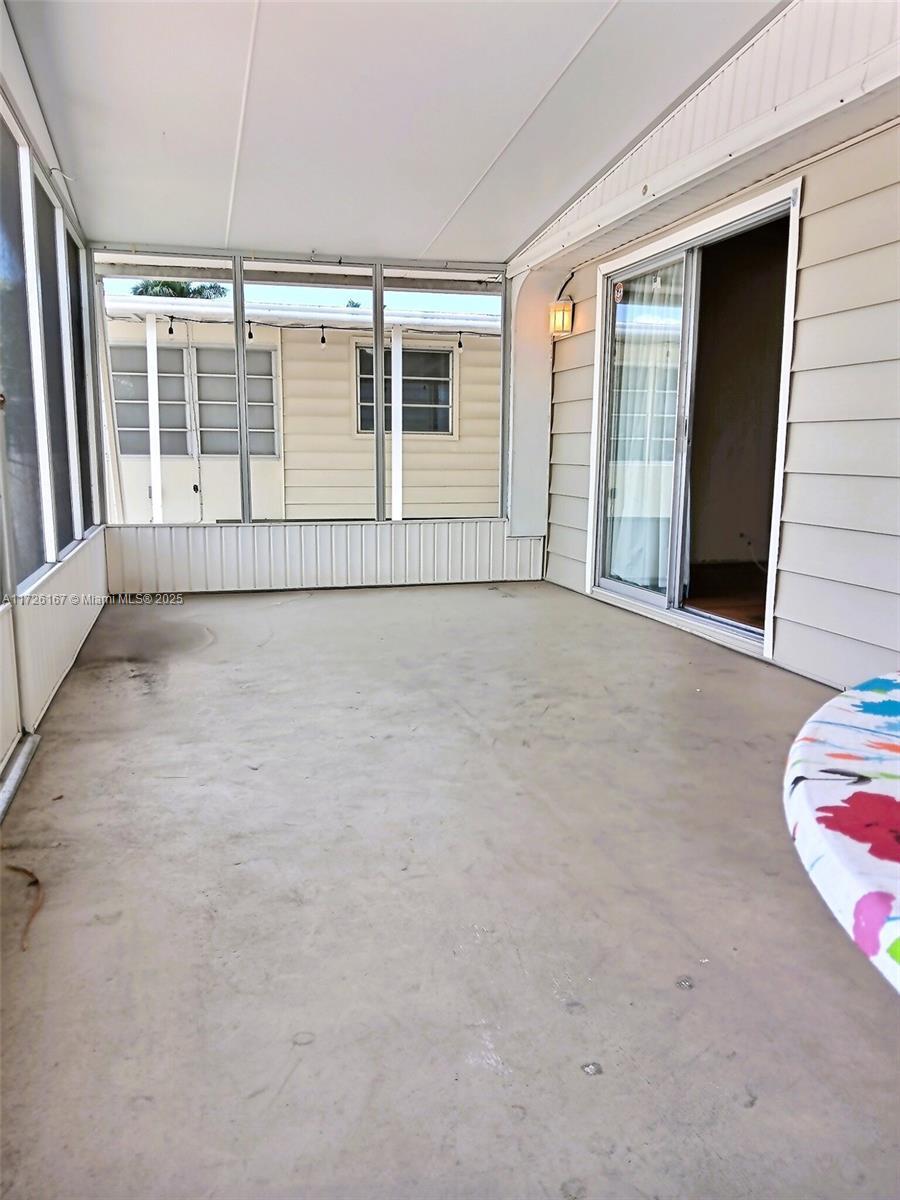 Property Photo: 2890 W Marina Dr FL 33312