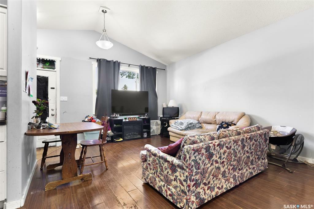 Property Photo:  667 Athol Street  SK S4T 3B2 