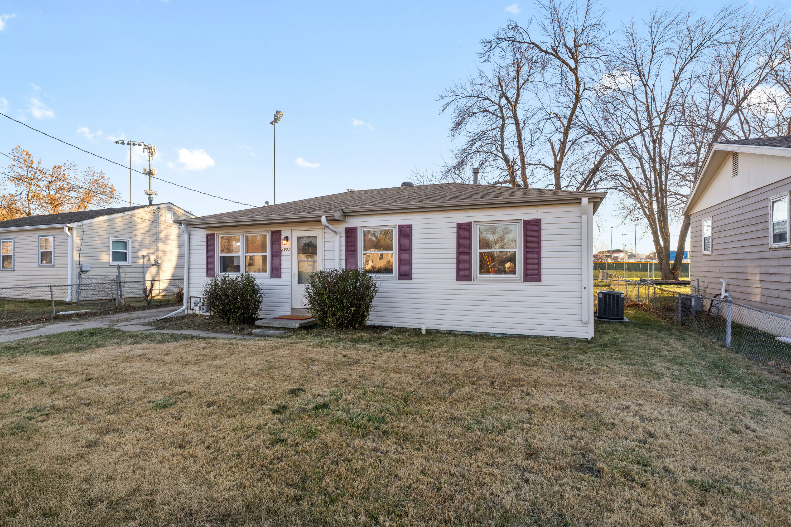 Property Photo:  1903 Avenue L  IA 51501 