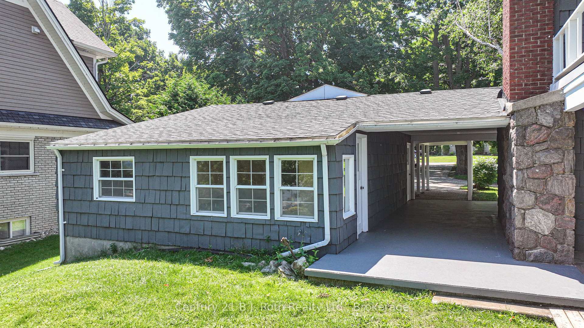Photo de la propriété: 330 Bay Street ON L3V 3X4