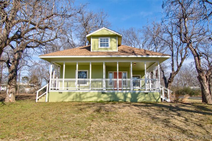 Property Photo:  501 Bacone Street  OK 74403 
