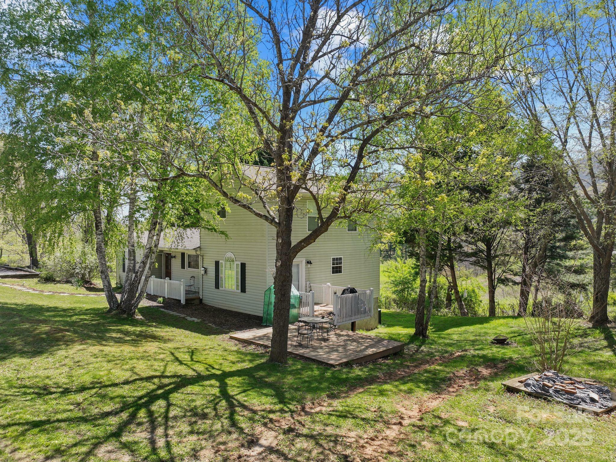 Property Photo: 308 Browntown Road NC 28748