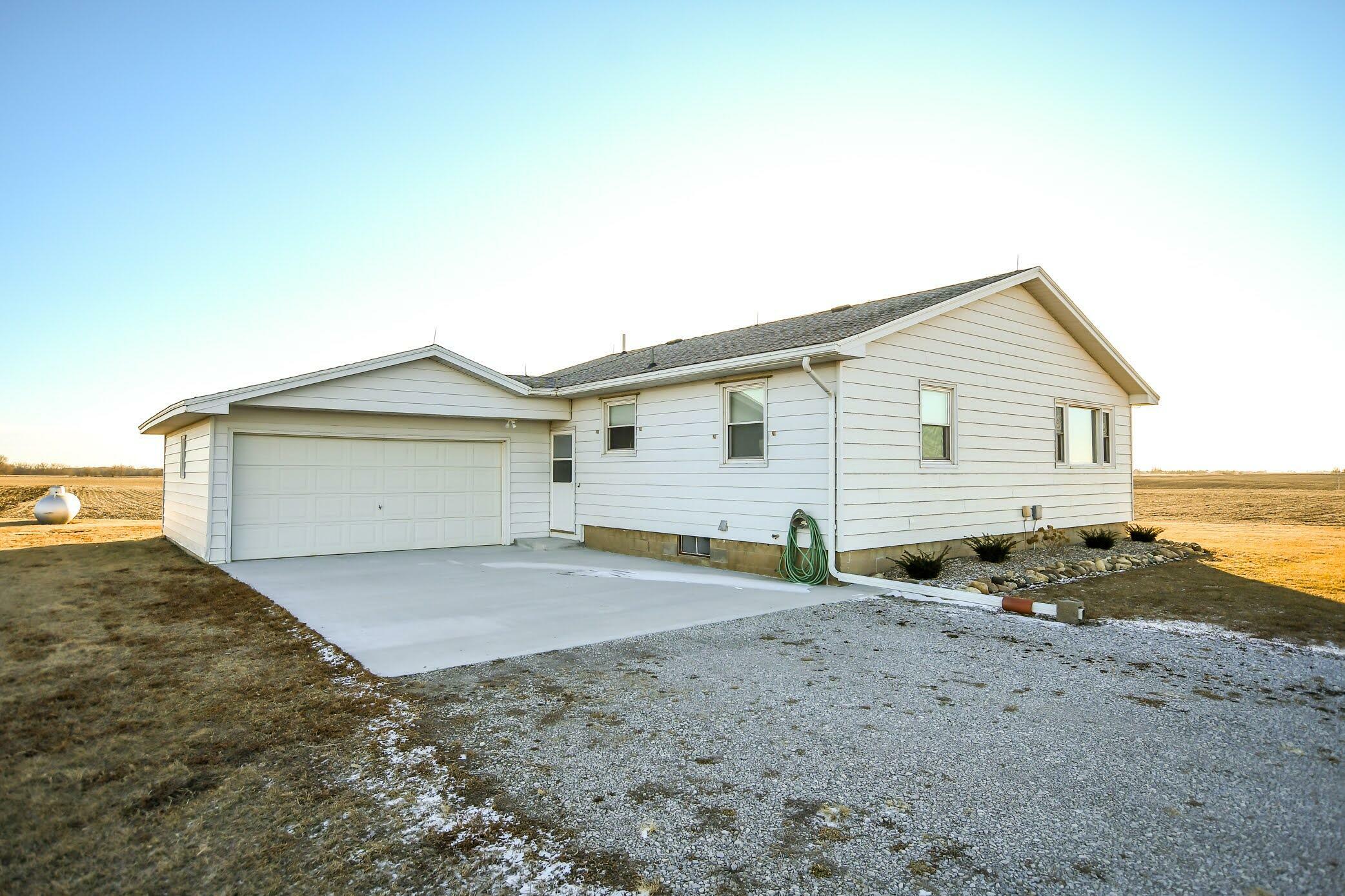 Property Photo:  2720 320th Street  IA 50130 