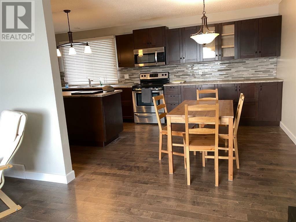 Photo de la propriété: 1009 2 Street SE AB T0J 0Y6