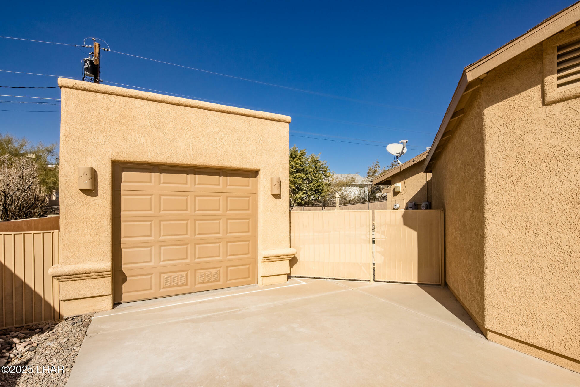 Property Photo:  4087 Carlsbad Dr  AZ 86406 