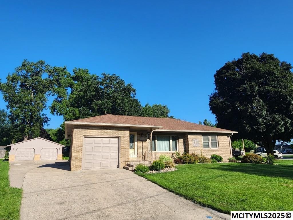 Property Photo:  519 17th St W  IA 50428 
