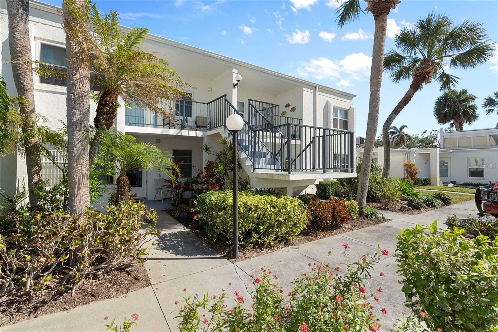 Property Photo: 755 Village Circle 203 FL 34292