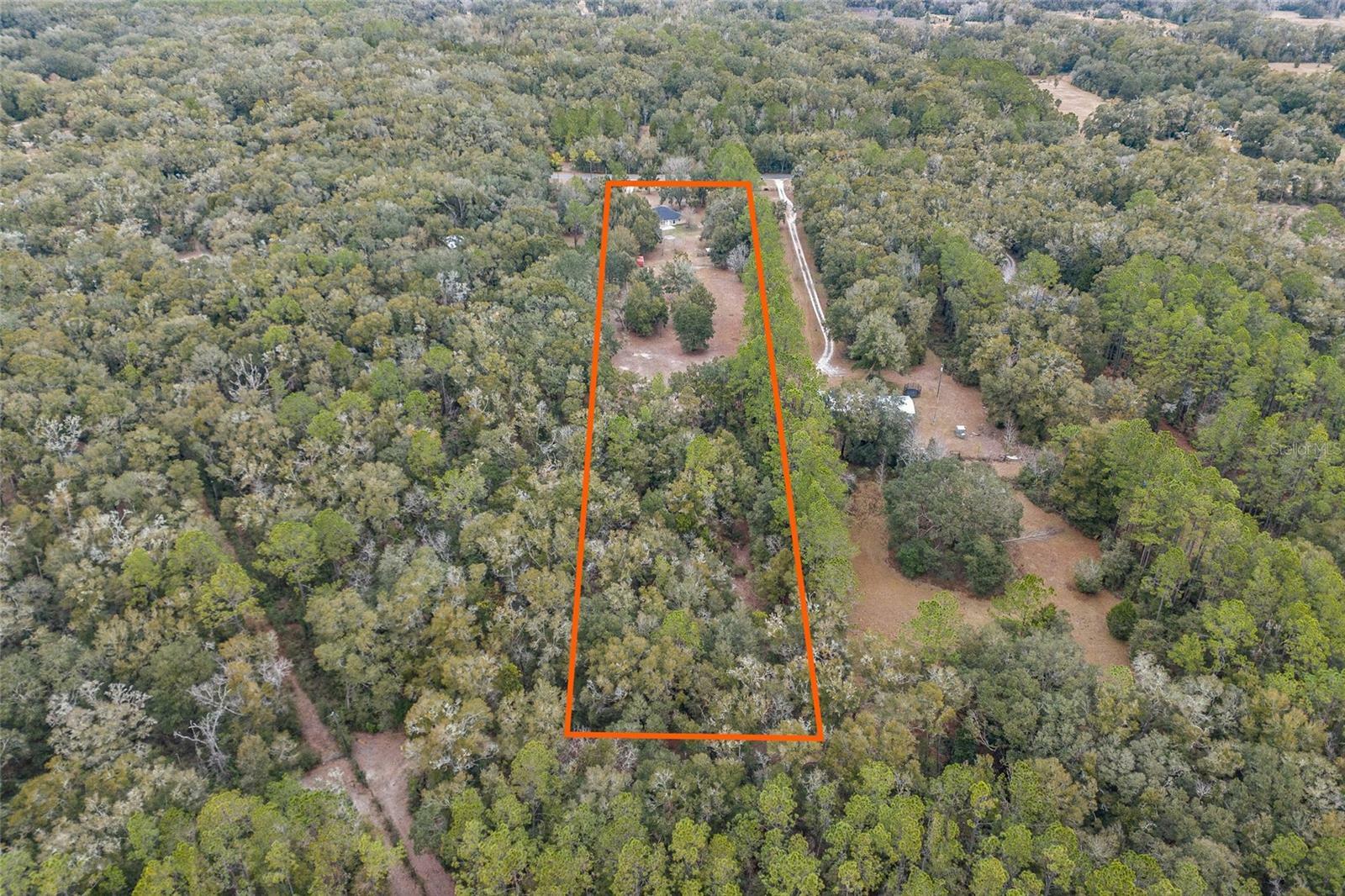 Property Photo: 17927 SW 95th Avenue FL 32618