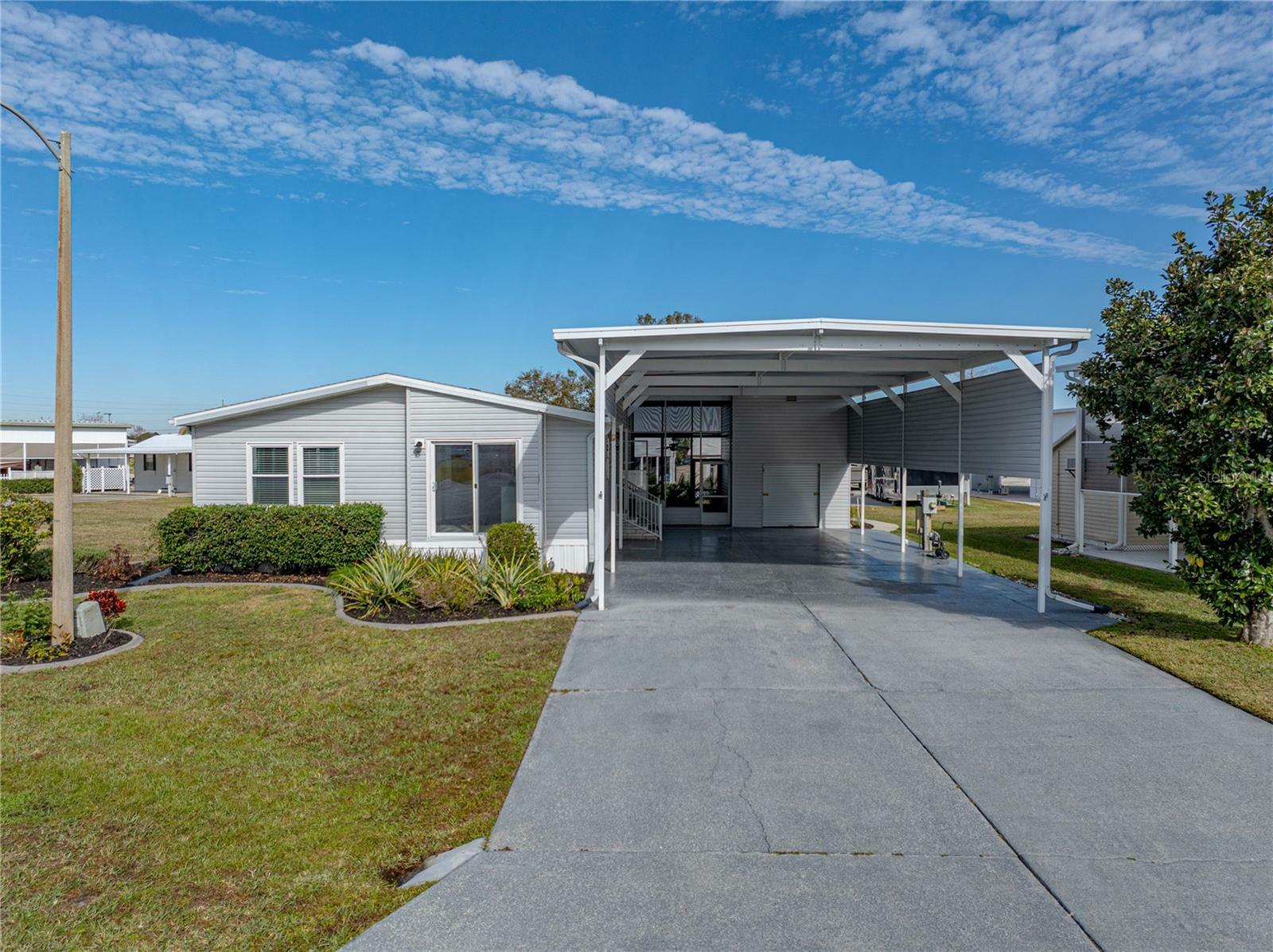 Property Photo:  5084 Southshore Drive  FL 33868 