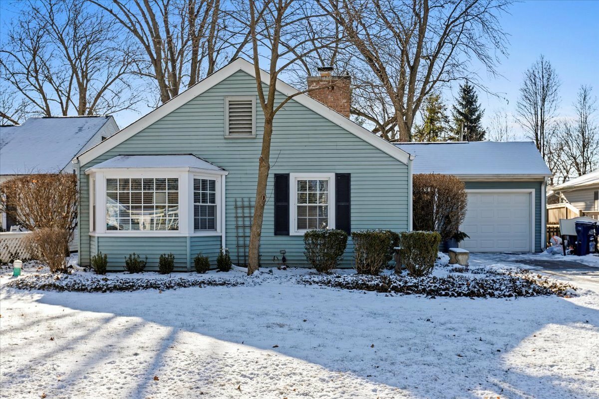 Property Photo:  1719 Oak Avenue  IL 60062 