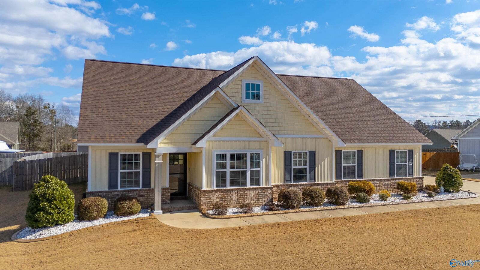 Property Photo:  1565 Cottage Lane  AL 35907 