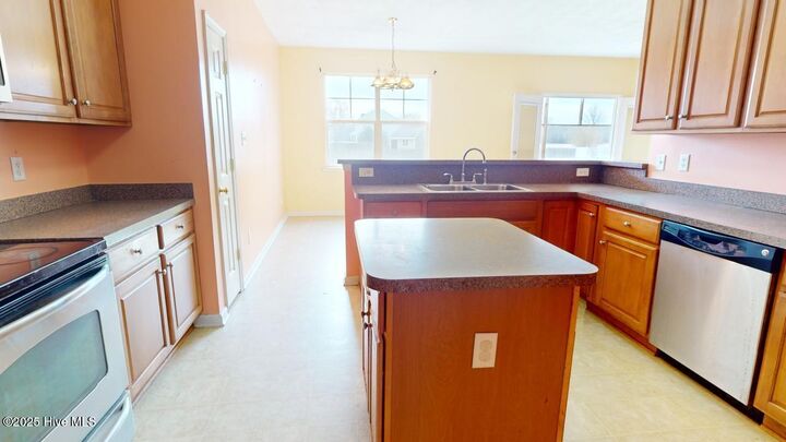 Property Photo:  110 Stedman Lane E  NC 27909