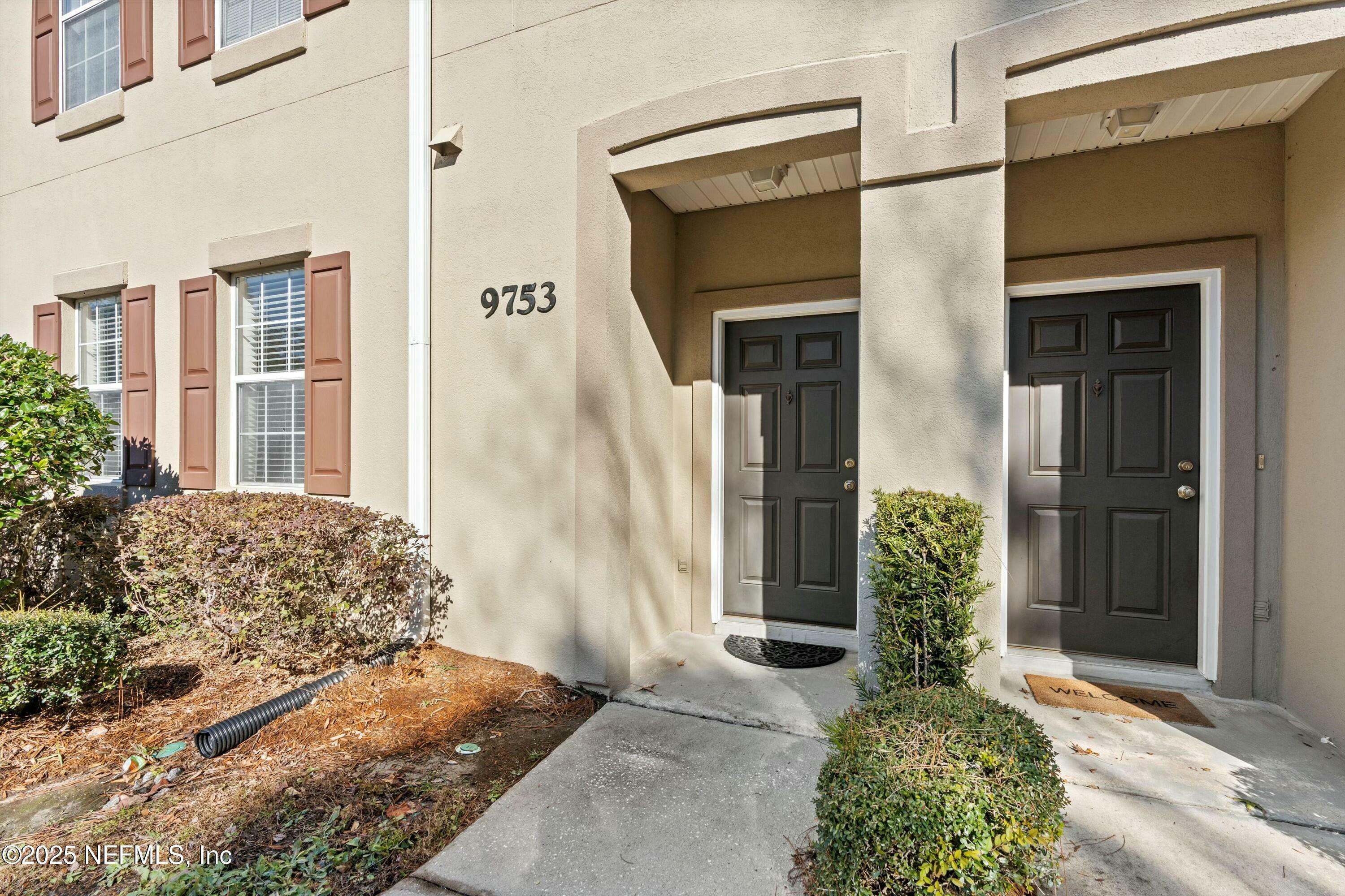 Property Photo:  9753 Summer Grove Way E 25  FL 32257 