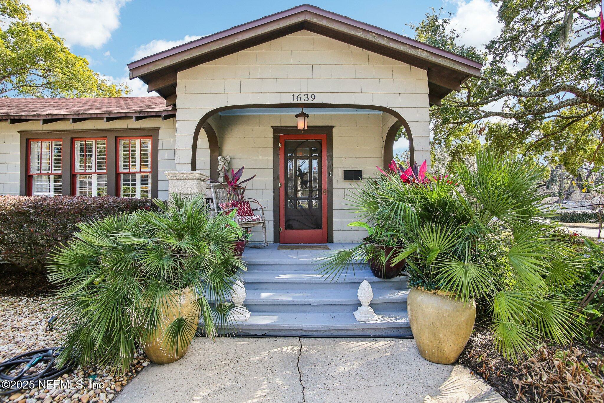 Property Photo:  1639 Talbot Avenue  FL 32205 