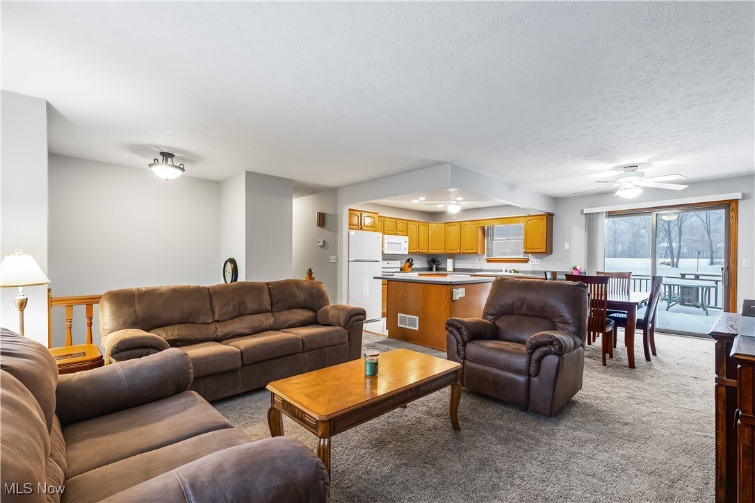 Property Photo: 3438 Warren Meadville Road OH 44410