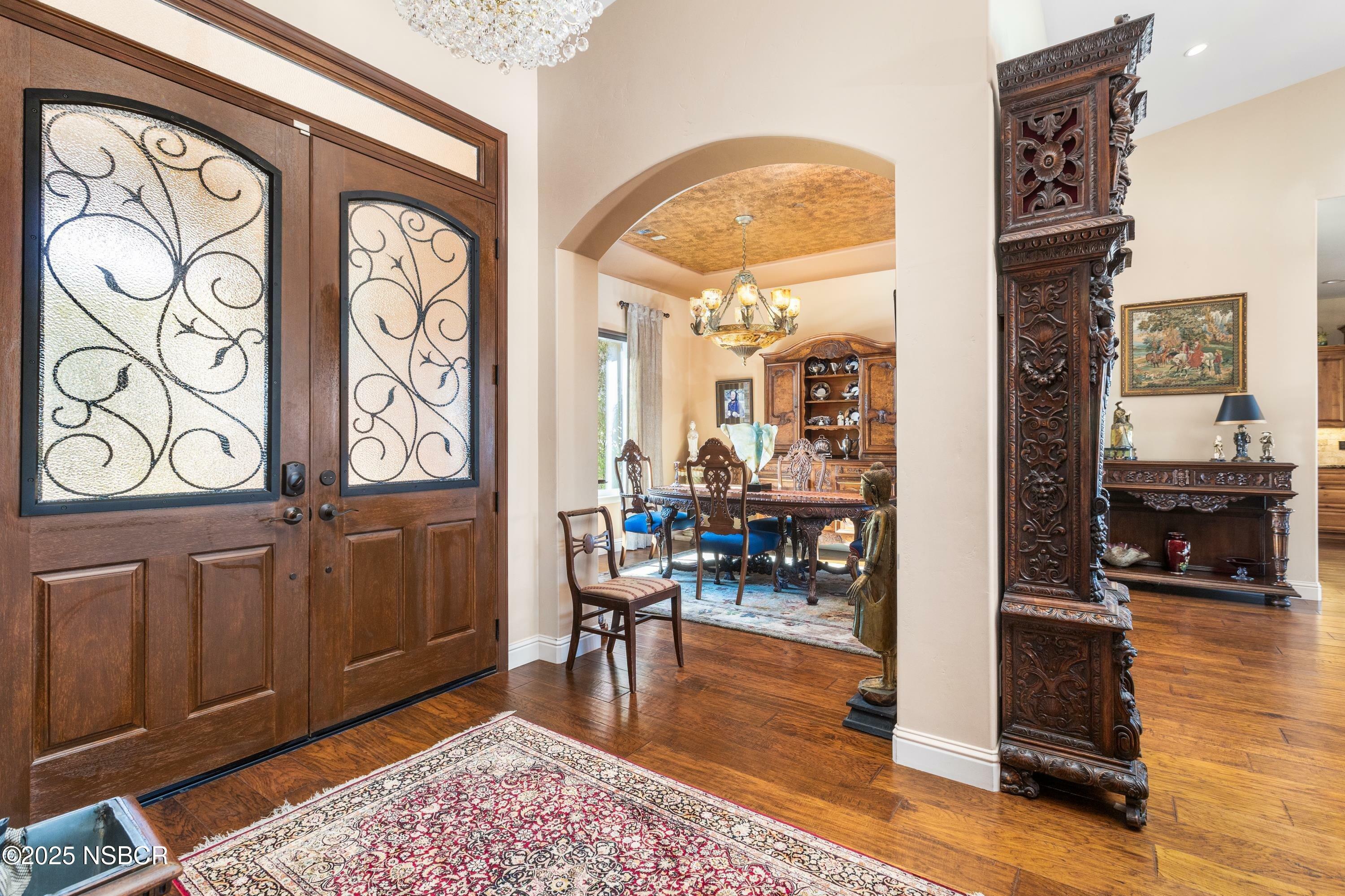 Property Photo: 325 Red Oak Way CA 93420