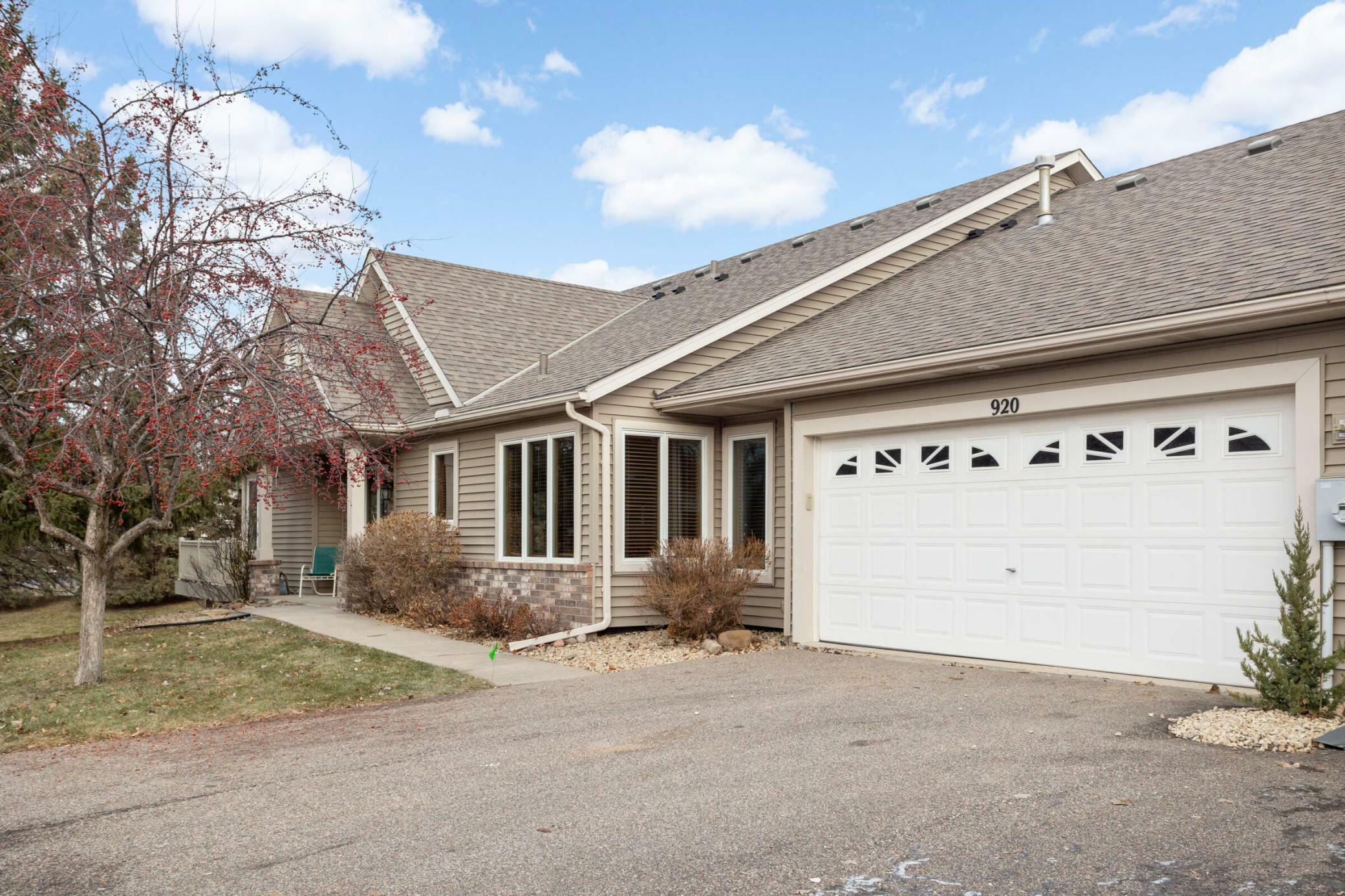 Property Photo: 920 Stratford Lane W MN 55337