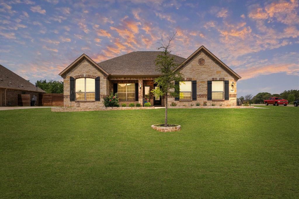 Property Photo:  100 White Oak Drive  TX 76227 