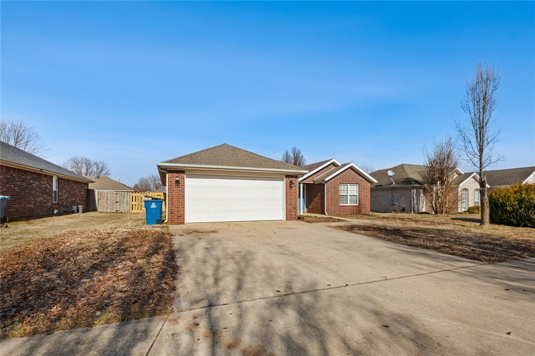 Property Photo:  3706 SW Moline Avenue  AR 72712 