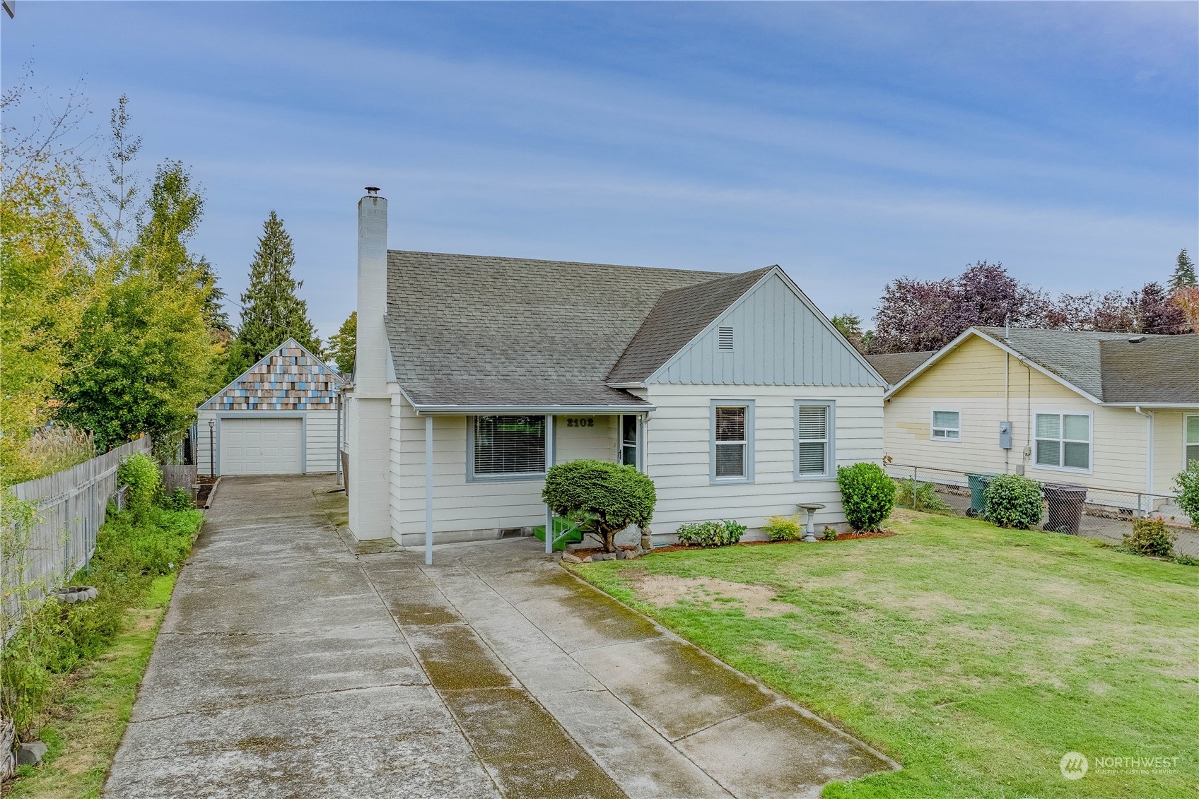 Property Photo:  2102  30th Avenue  WA 98632 