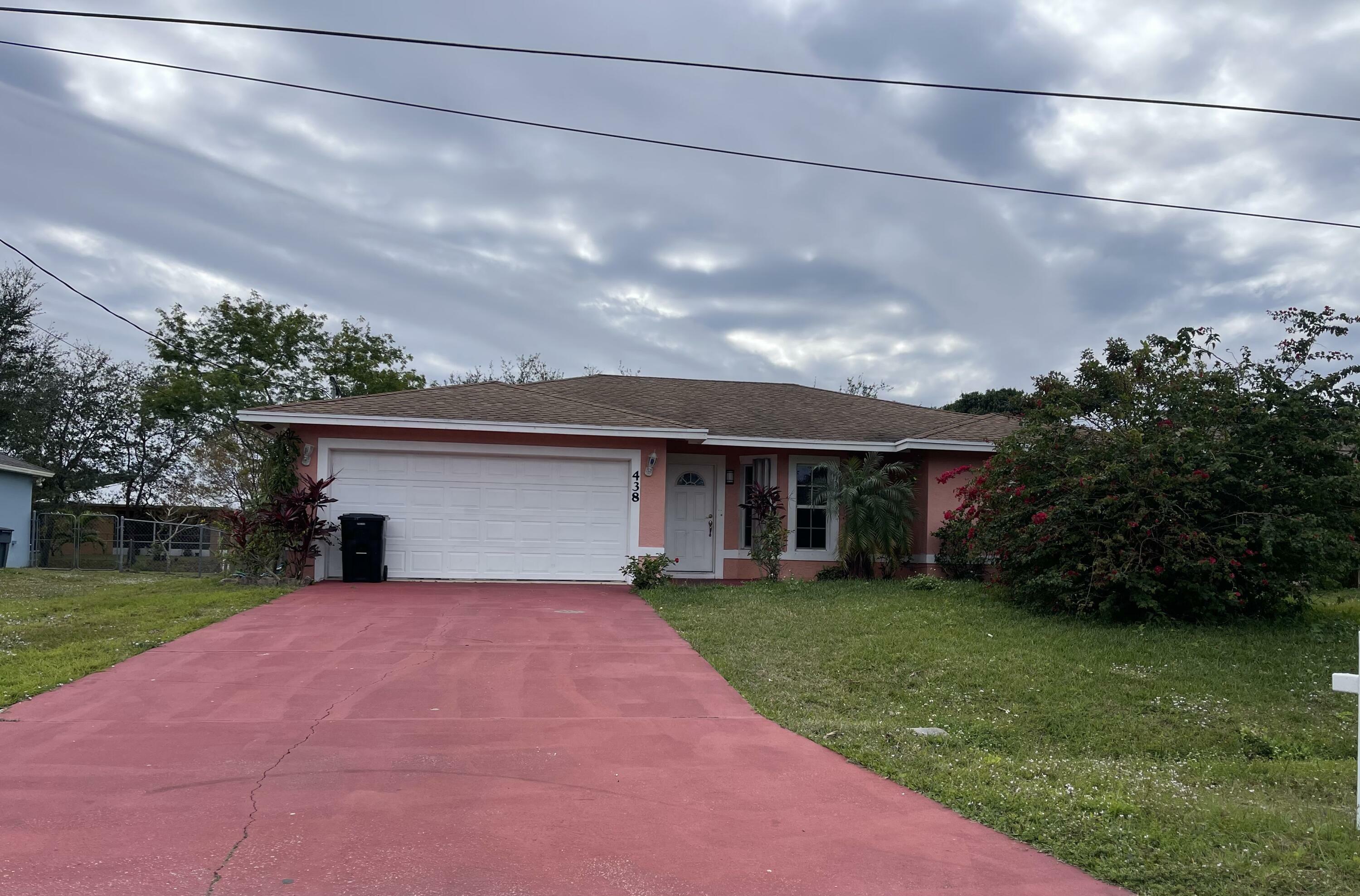 Property Photo:  438 NW Kilpatrick Avenue  FL 34983 