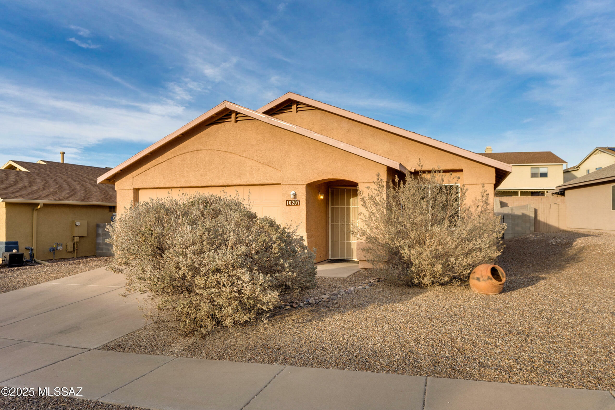 Property Photo:  10207 E Desert Crossings Way  AZ 85747 