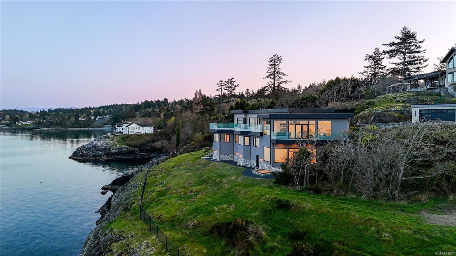 Property Photo: 4351 Gordon Head Rd BC V8X 5J2