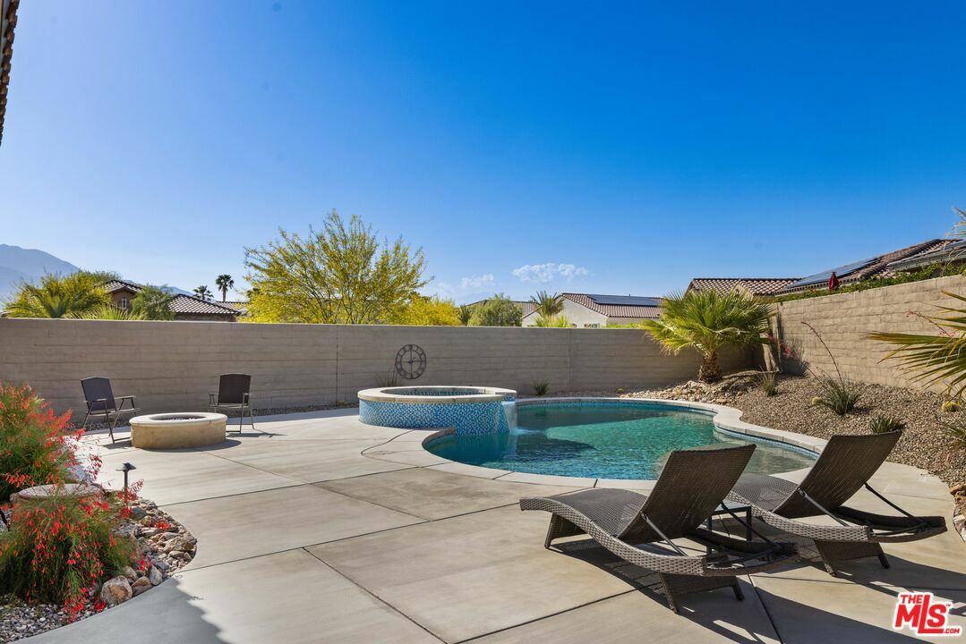 Property Photo:  85   Cork Tree  CA 92270 