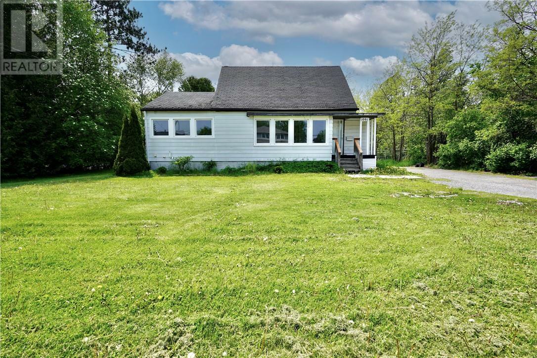 Property Photo: 1081 Attlee Avenue ON P3A 3J1