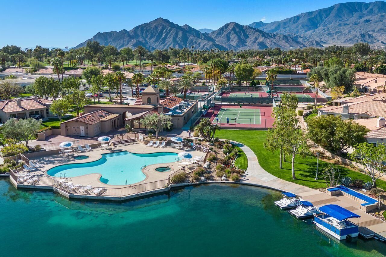 Property Photo:  48506 Via Encanto  CA 92253 