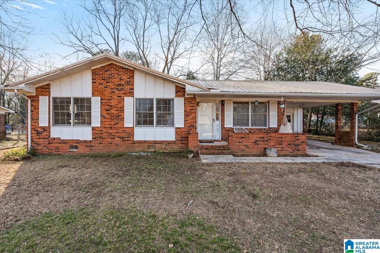 Property Photo: 902 Juliette Drive AL 36203