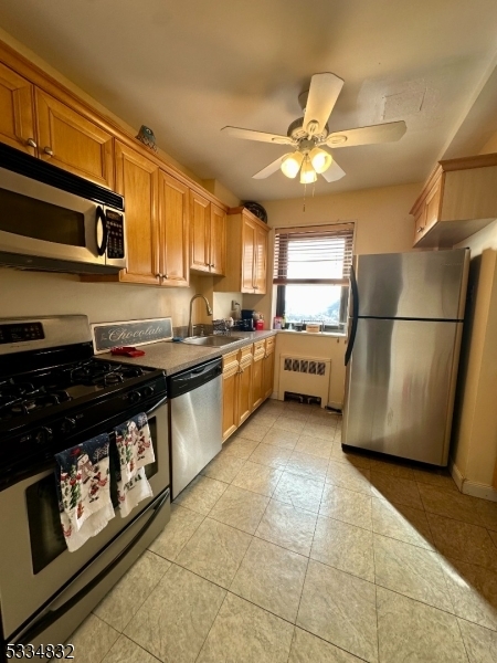 Property Photo:  208 Anderson St 7C  NJ 07601 