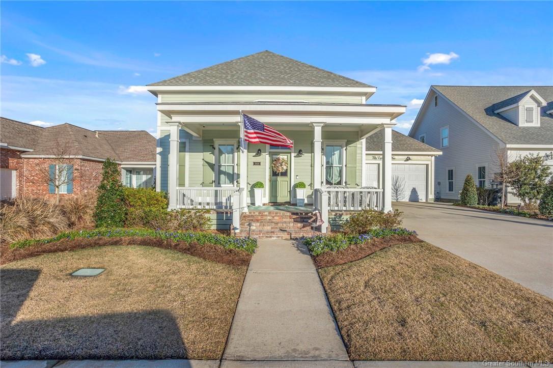 Property Photo: 5839 Lakeview Lane LA 70605