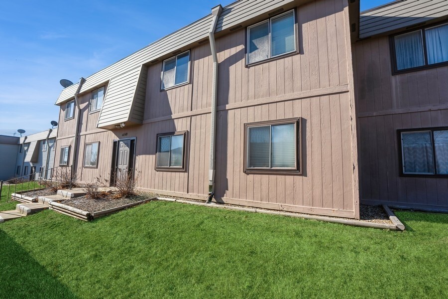 Property Photo: 4849 Woodland Avenue 3 IA 50266