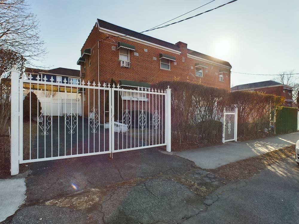 Property Photo: 2868 Dewey Avenue NY 10465