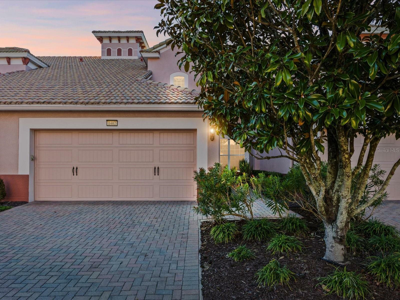 Property Photo:  1402 Lisbon Court  FL 33896 