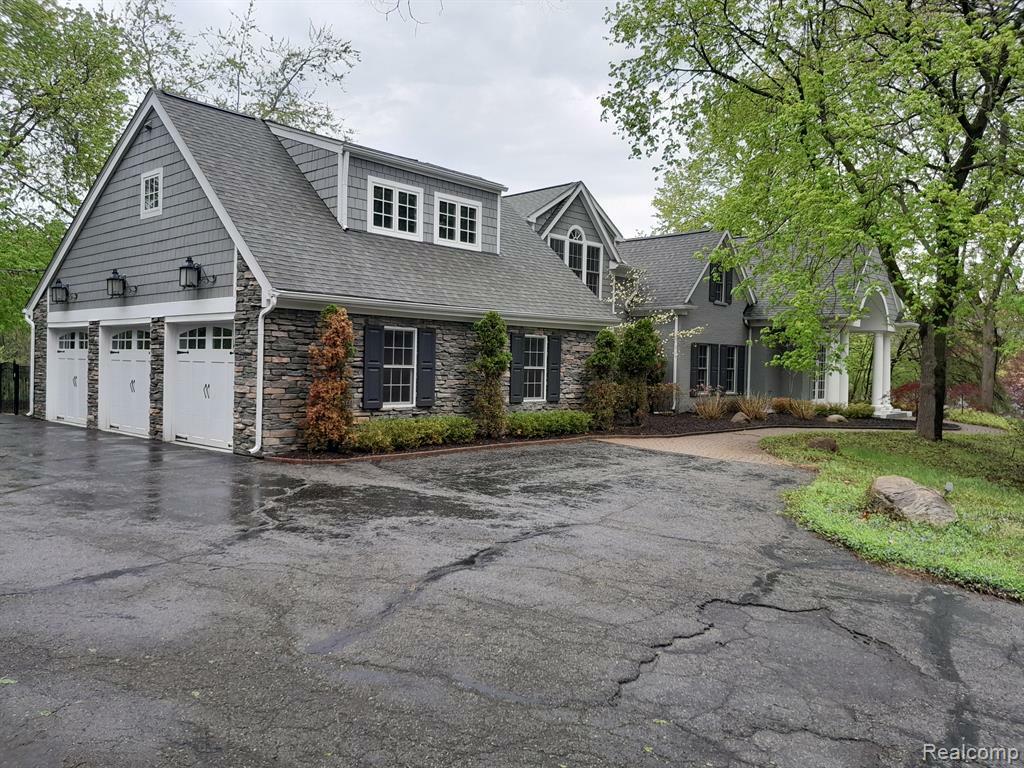 Property Photo: 31265 Woodside Drive MI 48025 1374