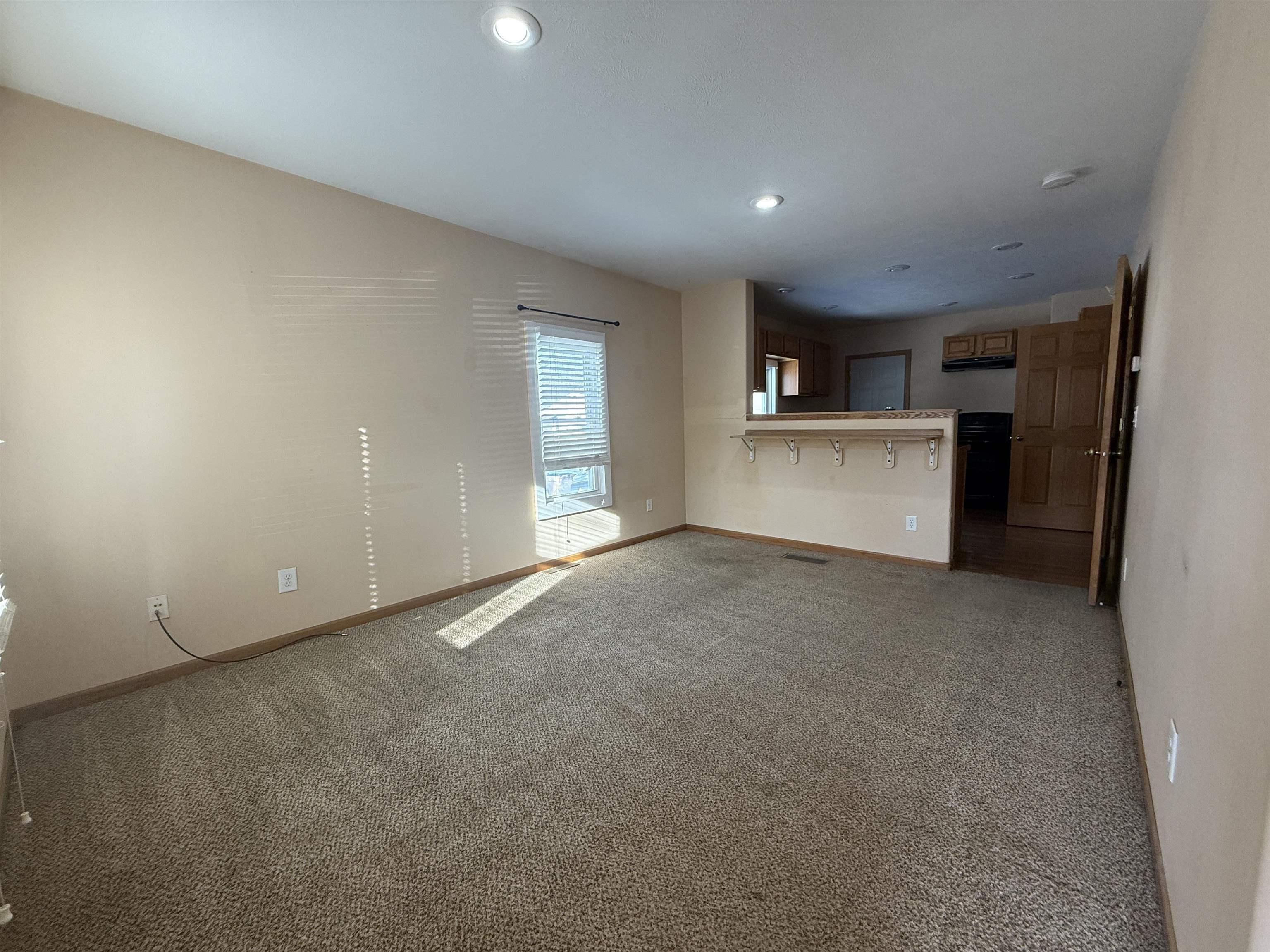 Property Photo:  828 NW 6th Ave  ND 58703 