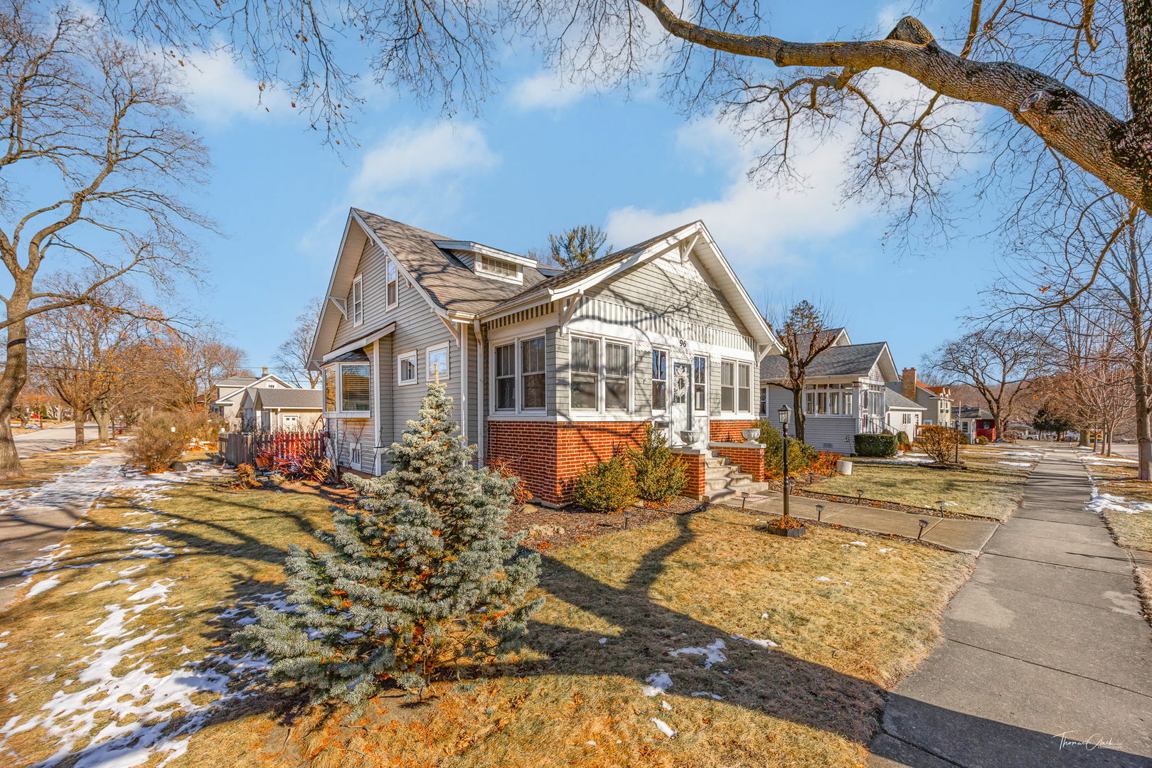 Property Photo:  96 Hawley Avenue  IL 60118 