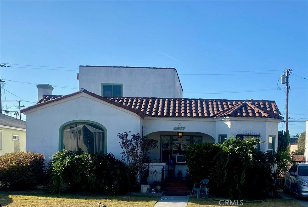 Property Photo: 1335 S Clela CA 90022