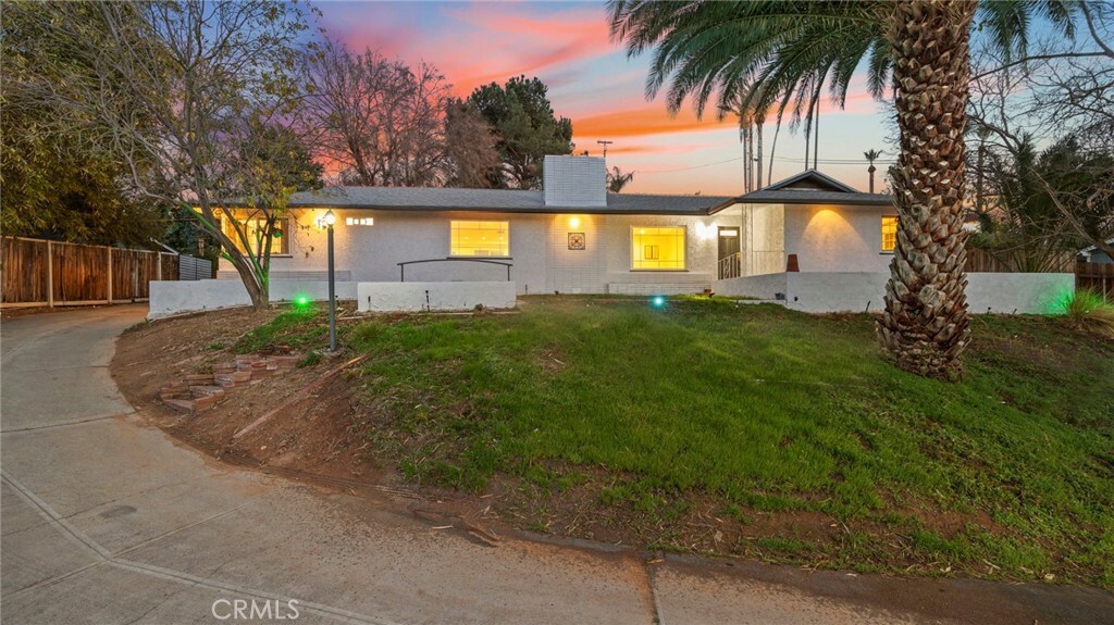 Property Photo:  5092 Myrtle Avenue  CA 92506 