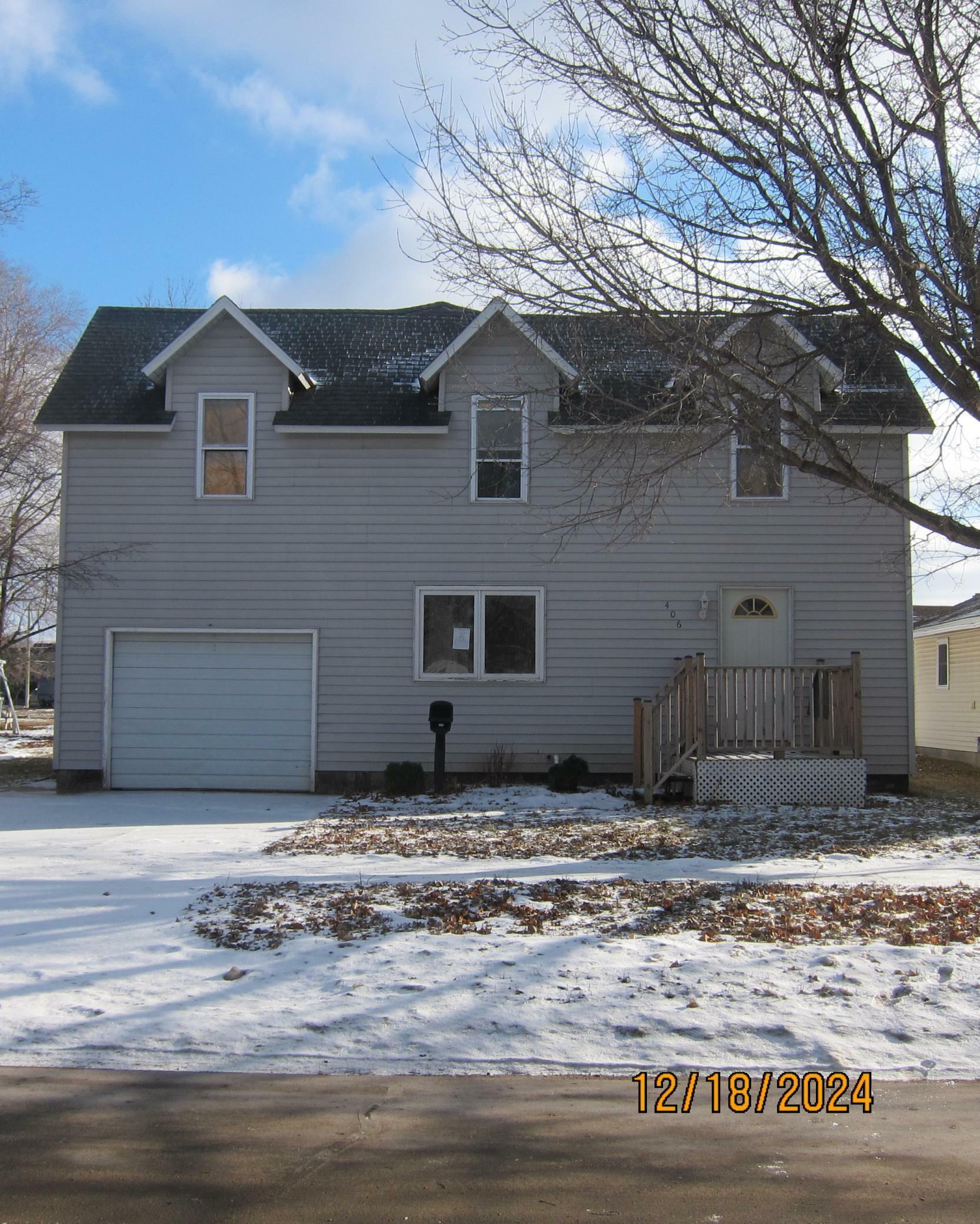 Property Photo: 406 2nd Street NW MN 56482
