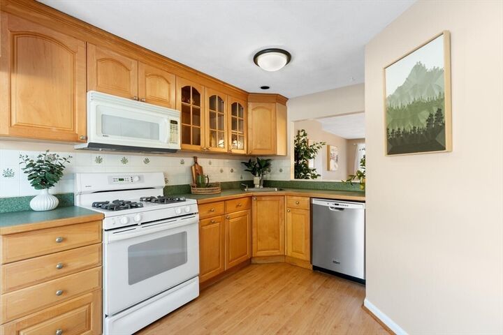 Property Photo:  15 Deer Path 5  MA 01754 