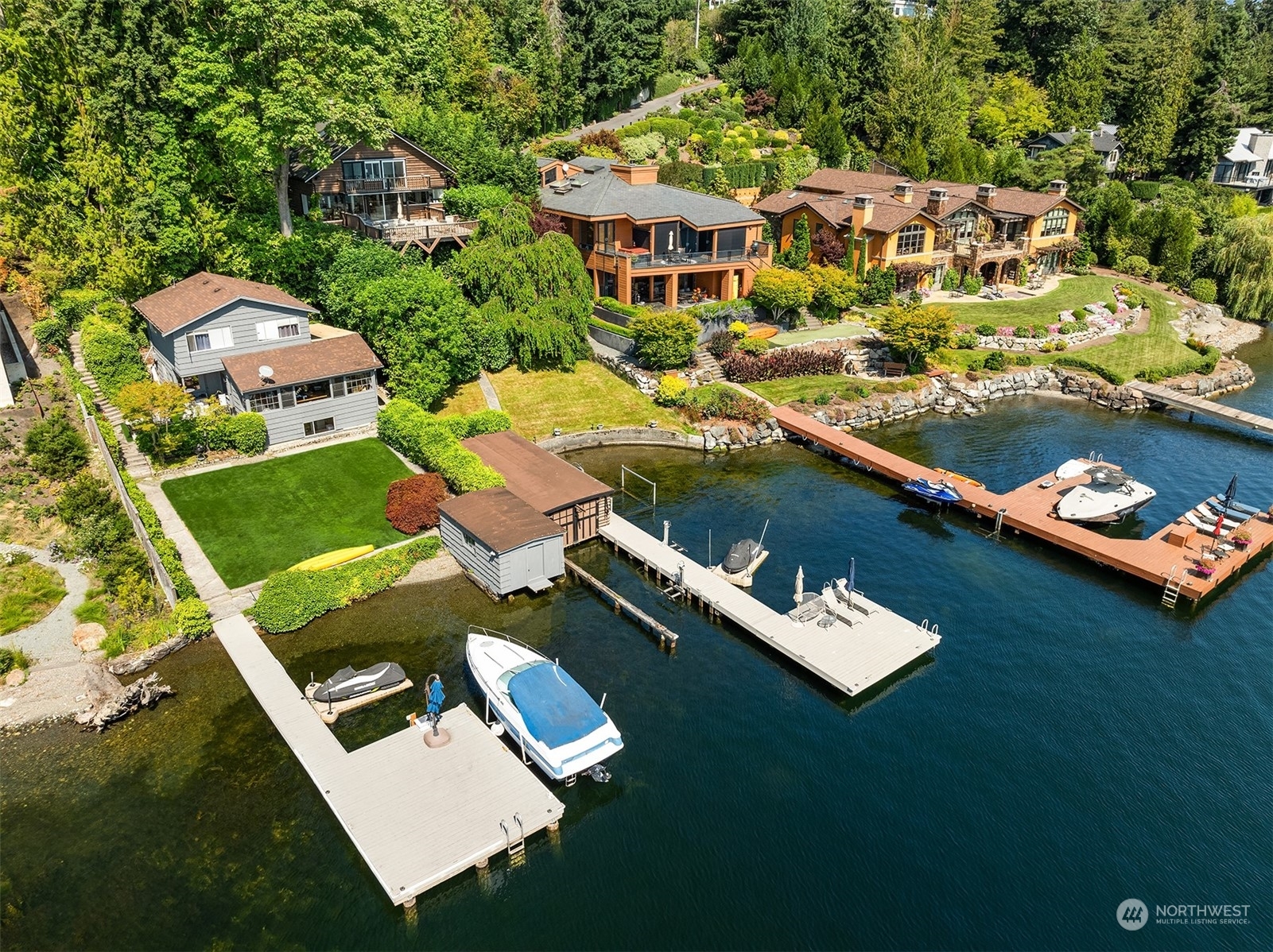 Property Photo:  450  Overlake Drive E  WA 98039 