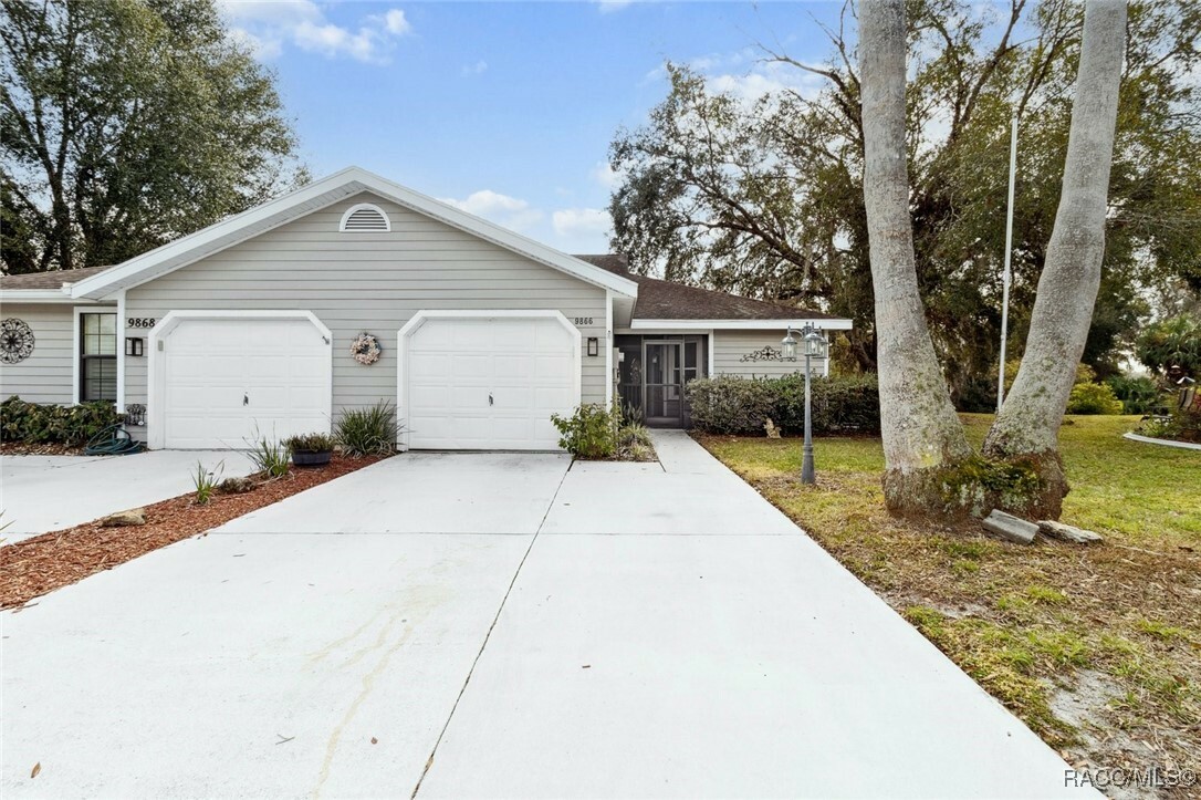 Property Photo:  9866 E Pebble Creek Court  FL 34450 