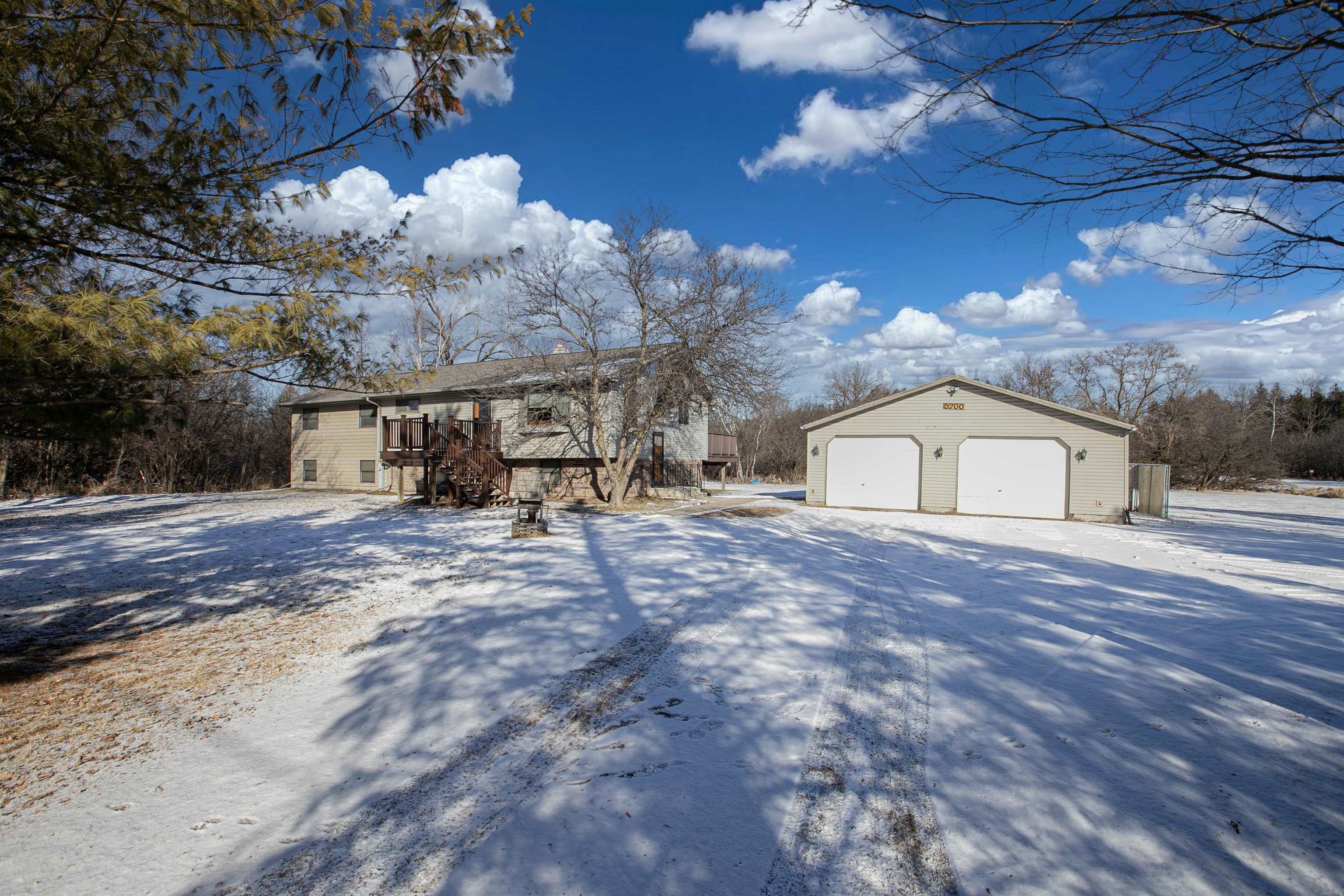 Property Photo:  5700 N Lynndale Drive  WI 54913 