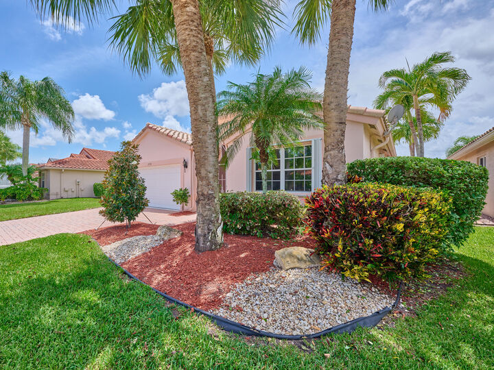 Property Photo: 11753 Haddon Park Way FL 33437