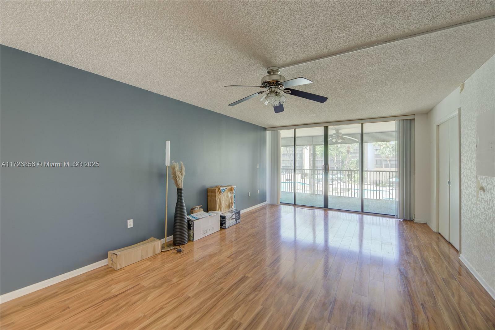 Property Photo: 2808 N 46th Ave E353 FL 33021