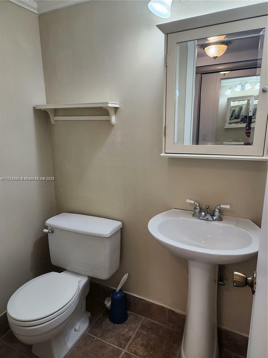 Property Photo:  72 Brighton B 72  FL 33434 