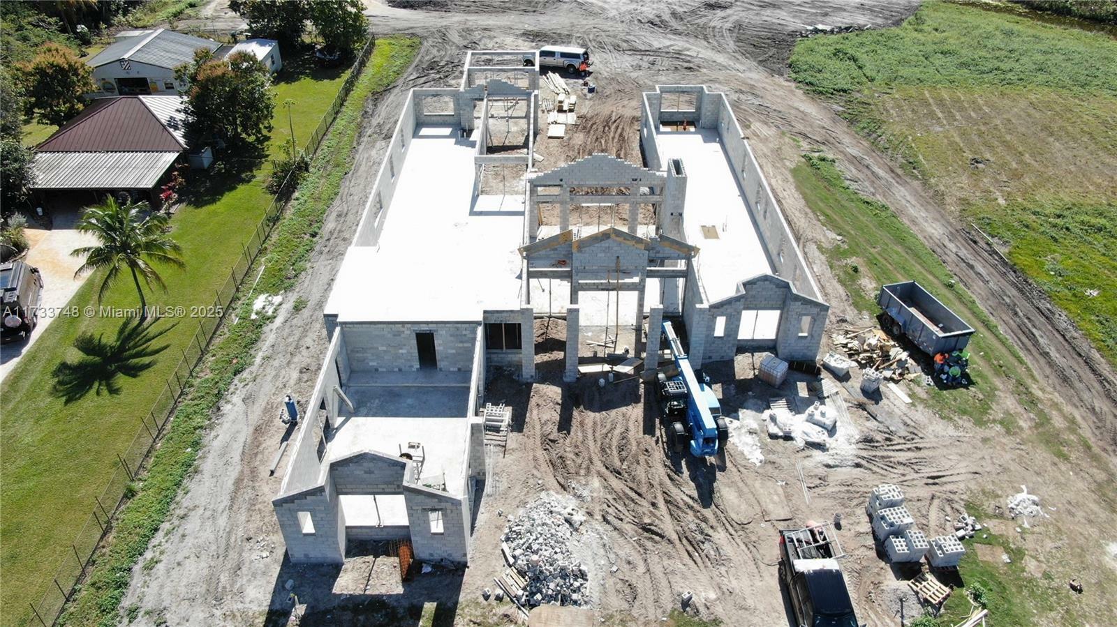 Property Photo: 17510 SW 48th St FL 33331